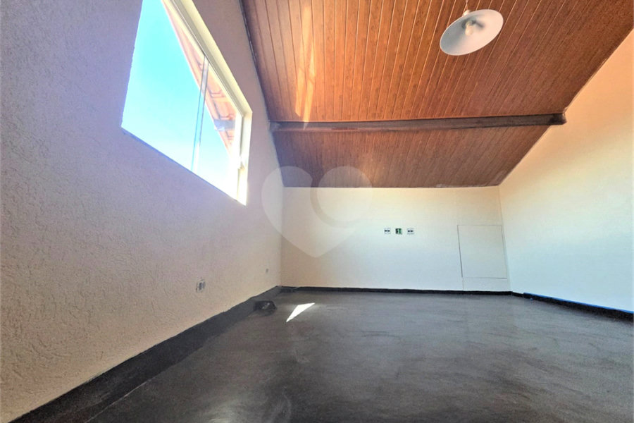 Sobrado à venda ou para alugar com 3 quartos, sendo 2 suítes,  em Vila Lucia, São Paulo, SP