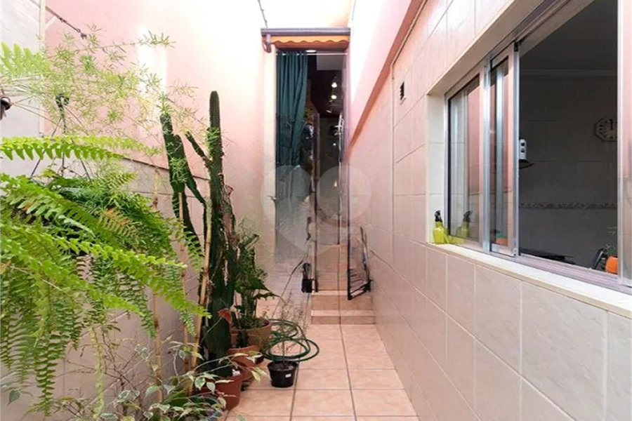 Casa à venda com 3 quartos, sendo 1 suíte, em Vila Gustavo, São Paulo, SP