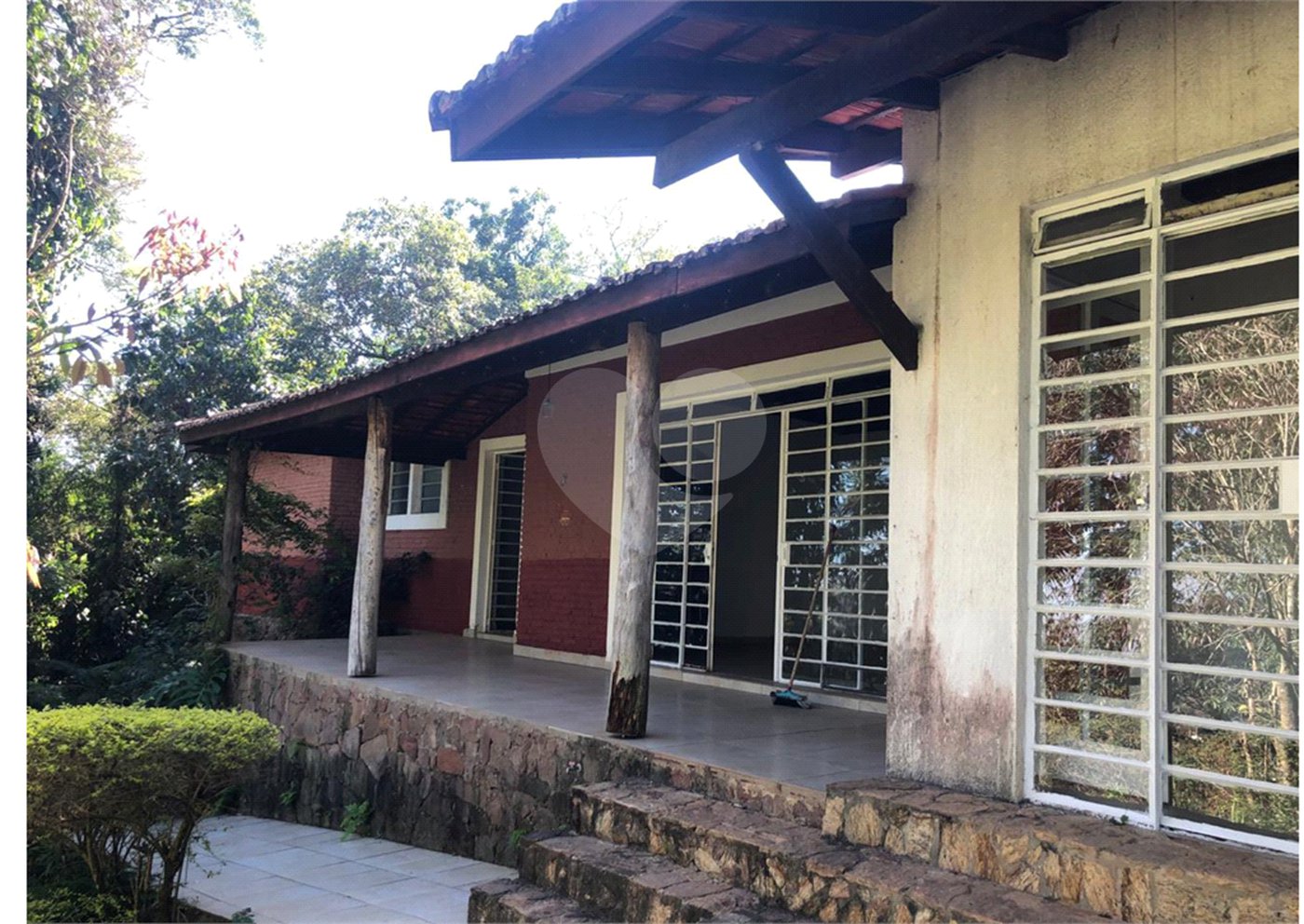 Casa à venda com 5 quartos, sendo 3 suítes, em Serra da Cantareira, Mairiporã, SP