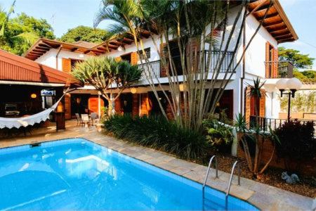 Casa à venda com 5 suítes em Jardim Leonor, São Paulo, SP