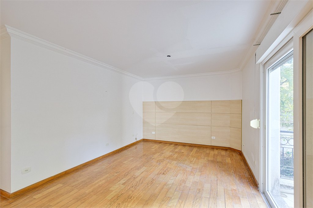 Casa à venda com 4 suítes no condomínio Solar Andaluz, São Paulo - SP