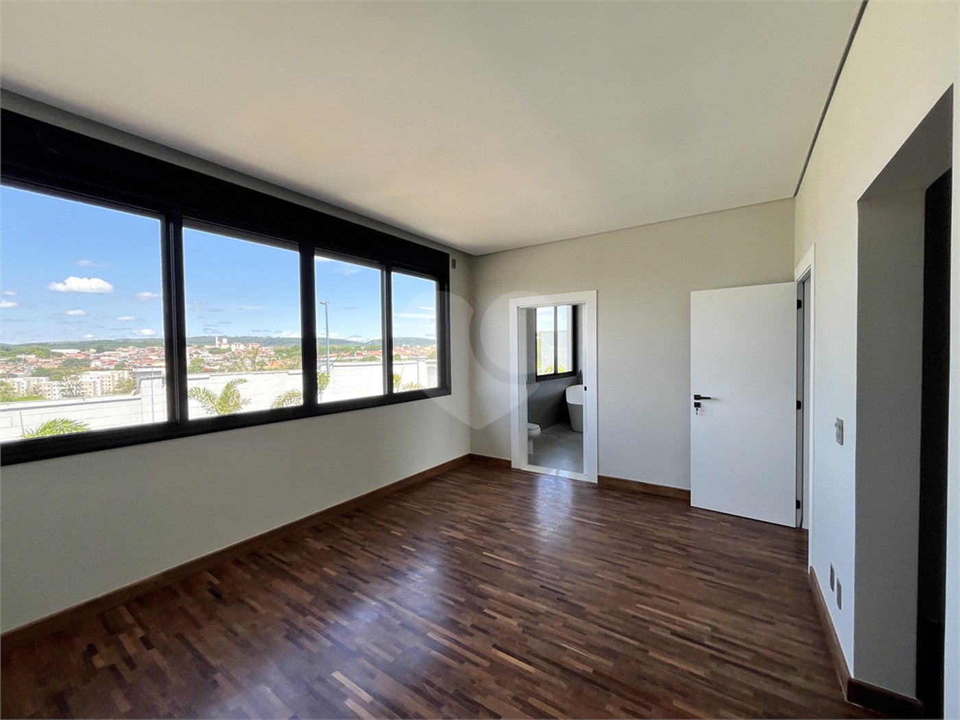 Casa à venda com 4 suítes no condomínio Alphaville Nova Esplanada 3, Votorantim - SP