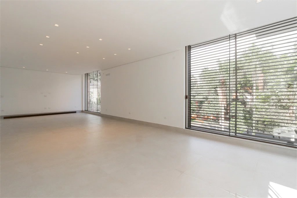 Casa à venda com 4 quartos, sendo 1 suíte,  em Jardim Guedala, São Paulo, SP
