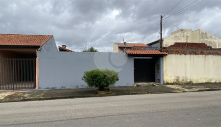 Casa para alugar com 2 quartos, sendo 1 suíte,  em Vila Carolina, Itapetininga, SP