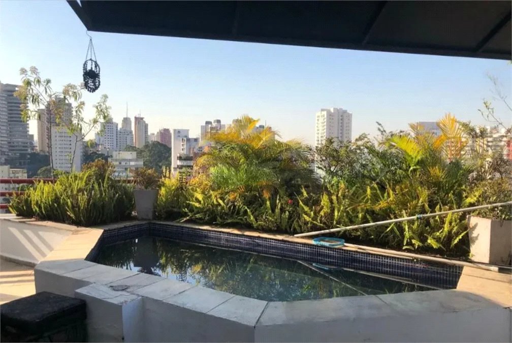 Cobertura à venda com 3 suítes em Vila Andrade, São Paulo, SP