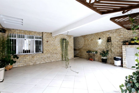 Sobrado à venda com 3 quartos, sendo 1 suíte, em Alto da Boa Vista, São Paulo, SP