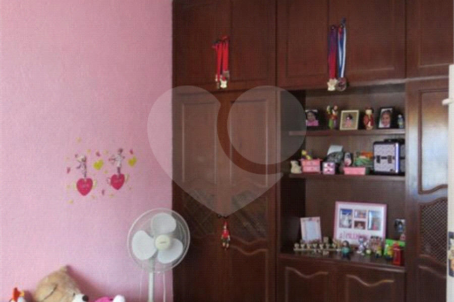 Casa à venda com 5 quartos, sendo 1 suíte, em Portal das Acácias, Santana de Parnaíba, SP