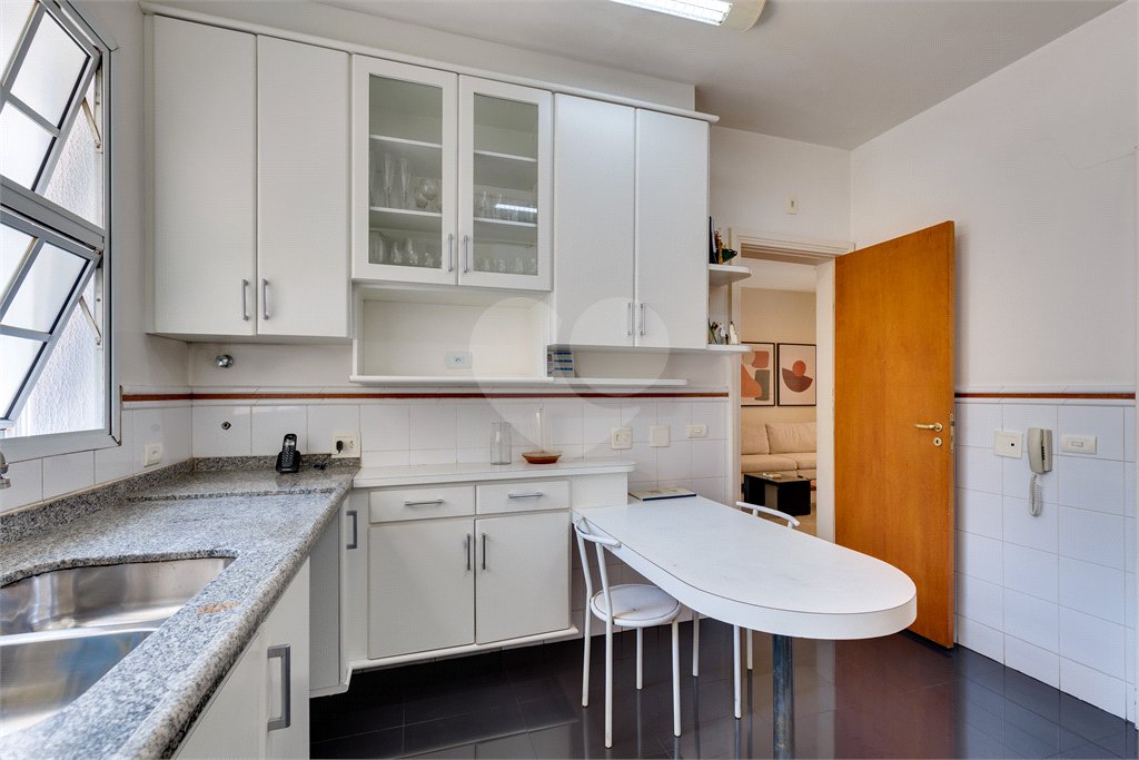 Casa à venda com 4 quartos, sendo 2 suítes, no condomínio Boulevard Saint Michael, São Paulo - SP