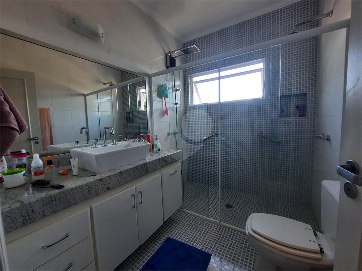 Casa à venda com 3 suítes no condomínio Parque Arco Iris, Atibaia - SP