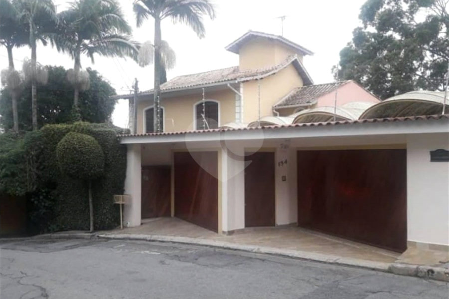 Sobrado à venda com 6 quartos, sendo 2 suítes, em Horto Florestal, São Paulo, SP