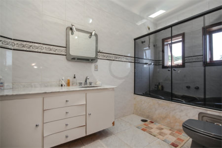 Casa à venda com 4 quartos, sendo 3 suítes, em City América, São Paulo, SP