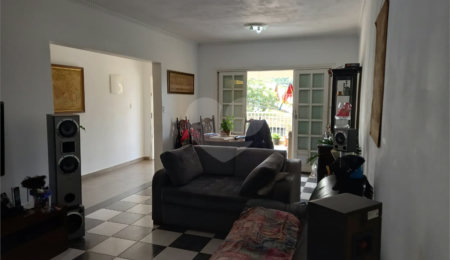 Sobrado à venda com 3 quartos, sendo 1 suíte,  em Tremembé, São Paulo, SP