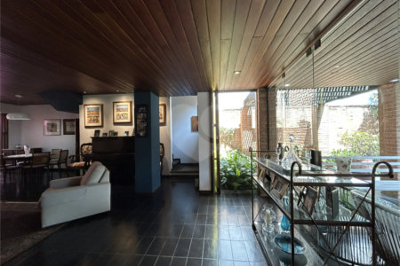 Casa de Vila à venda com 3 quartos, sendo 1 suíte, em Granja Julieta, São Paulo, SP