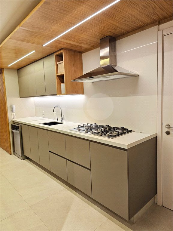 Apartamento à venda com 3 suítes em Mirandópolis, São Paulo, SP
