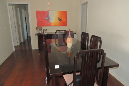 Apartamento à venda com 3 quartos, sendo 1 suíte, em Santo Amaro, São Paulo, SP