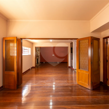 Casa à venda com 4 quartos, sendo 2 suítes, em Perdizes, São Paulo, SP