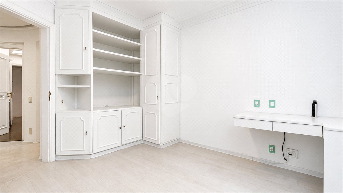 Apartamento à venda com 4 quartos, sendo 2 suítes,  em Brooklin Paulista, São Paulo, SP