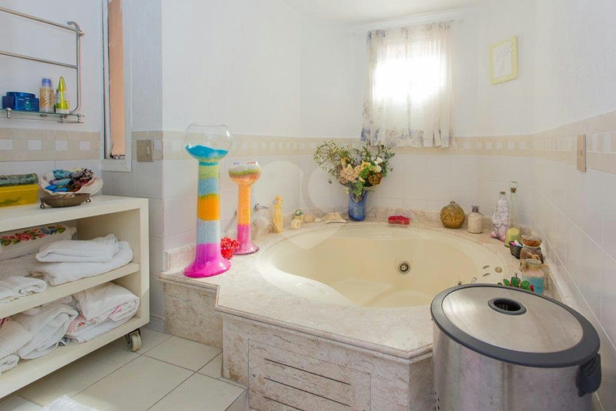 Apartamento para alugar com 5 quartos, sendo 3 suítes, em Alto de Pinheiros, São Paulo, SP