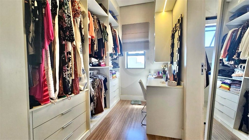 Casa à venda com 3 suítes em Vila Popular, Itapetininga, SP