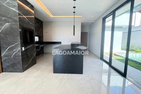 Casa à venda com 3 quartos no condomínio Residencial Costa Leste, Três Lagoas - MS
