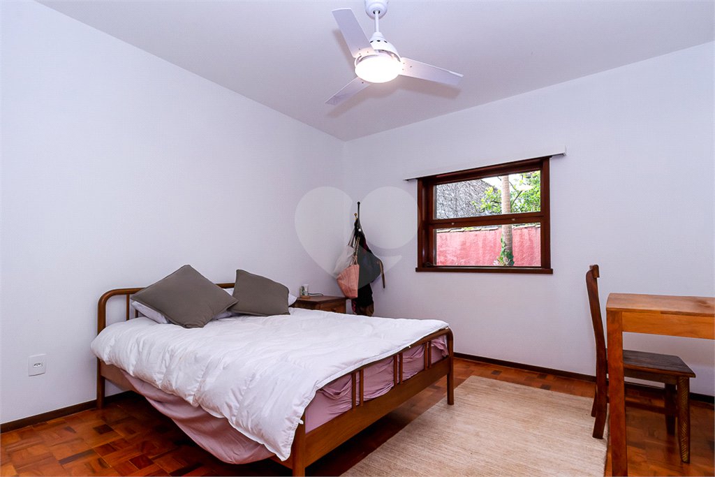 Casa Térrea à venda com 3 quartos, sendo 1 suíte,  em Alto da Boa Vista, São Paulo, SP