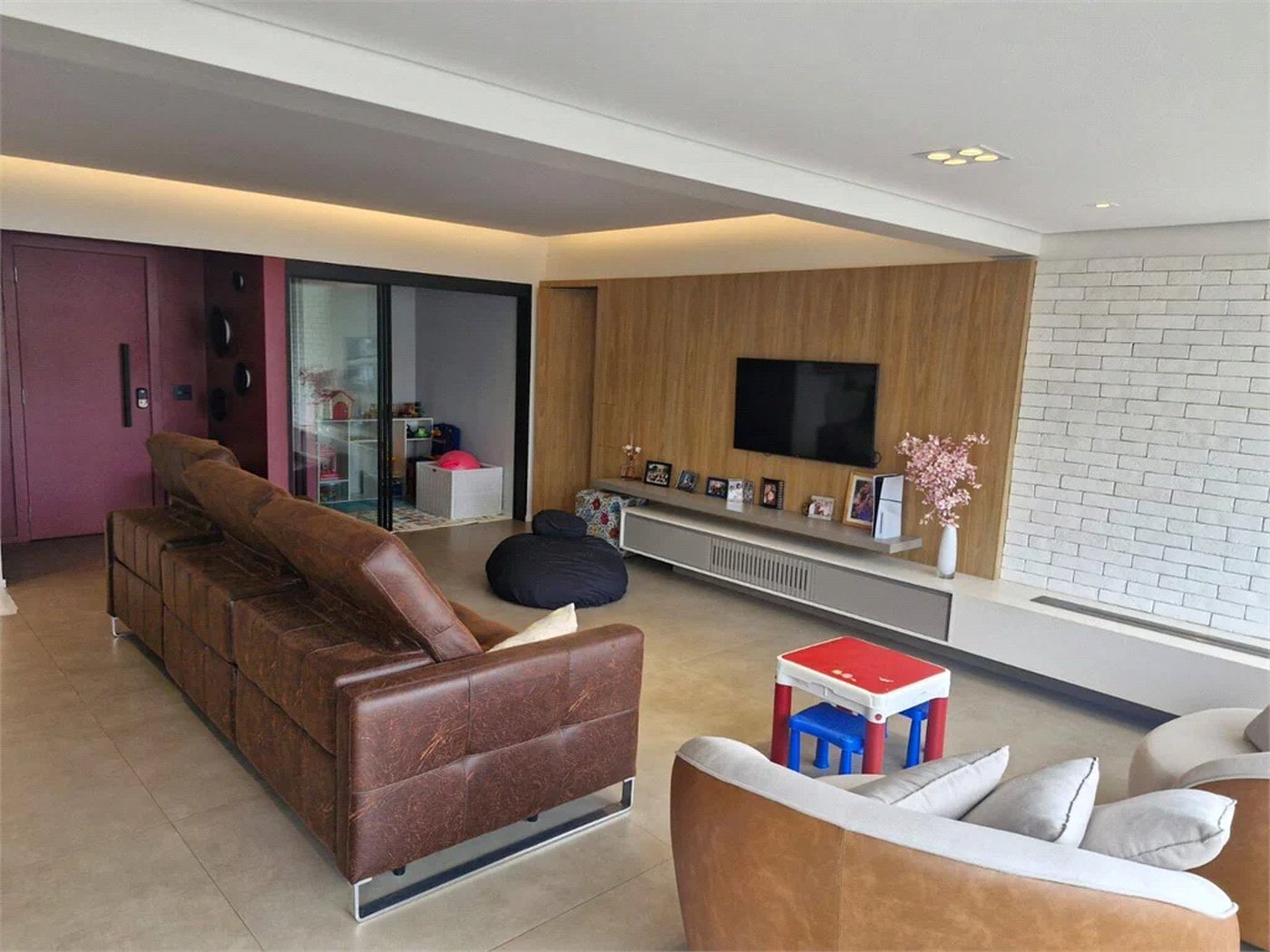 Apartamento à venda com 3 suítes em Vila Suzana, São Paulo, SP