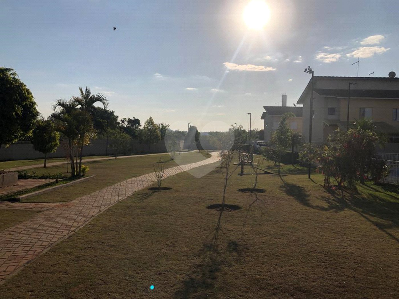Casa à venda com 3 quartos, sendo 1 suíte, no condomínio Vila Nova Horizonte, Suzano - SP