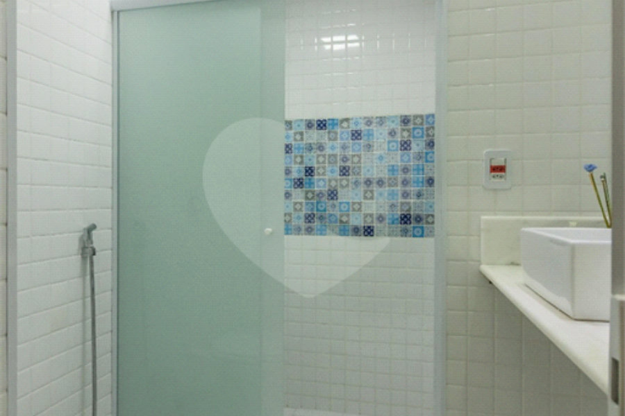 Apartamento à venda com 3 quartos, sendo 1 suíte,  em Paraíso, São Paulo, SP