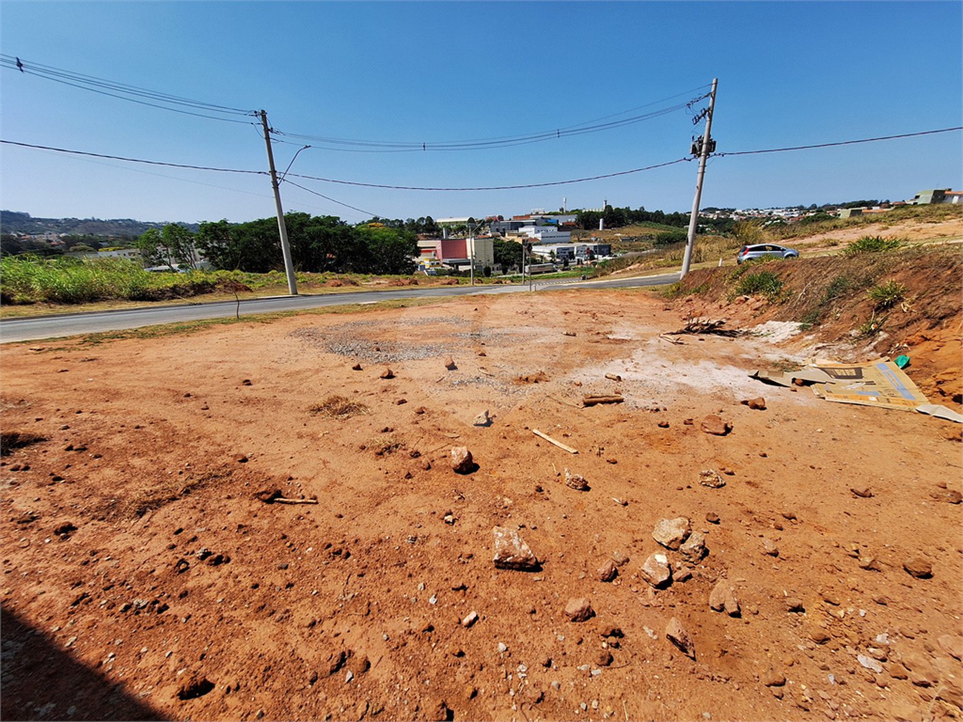 Terreno à venda com 1 suíte no condomínio Comercial Independência, Vinhedo - SP