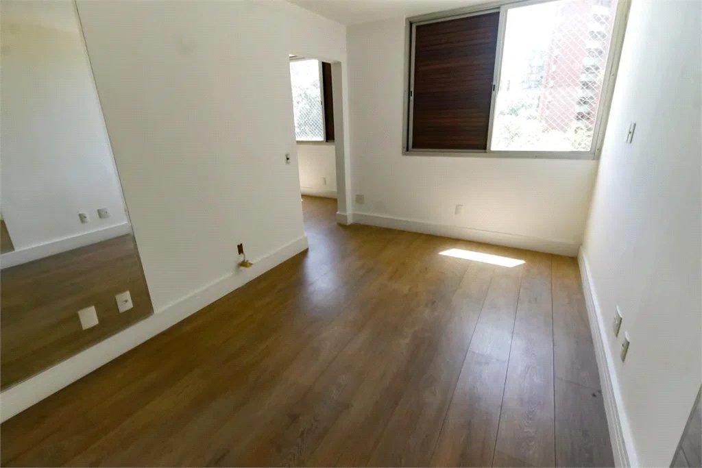 Apartamento à venda com 3 quartos, sendo 2 suítes, em Vila Andrade, São Paulo, SP