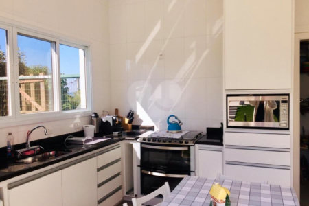 Casa à venda com 3 suítes no condomínio Portal do Sabiá, Araçoiaba da Serra - SP