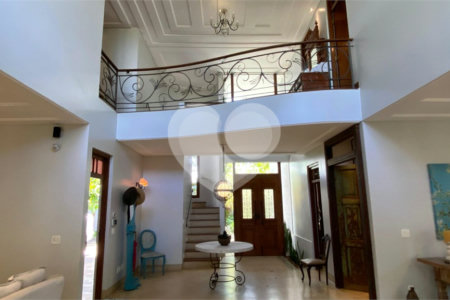 Casa à venda com 1 quarto, sendo 3 suítes, no Centro, Porto Seguro, BA