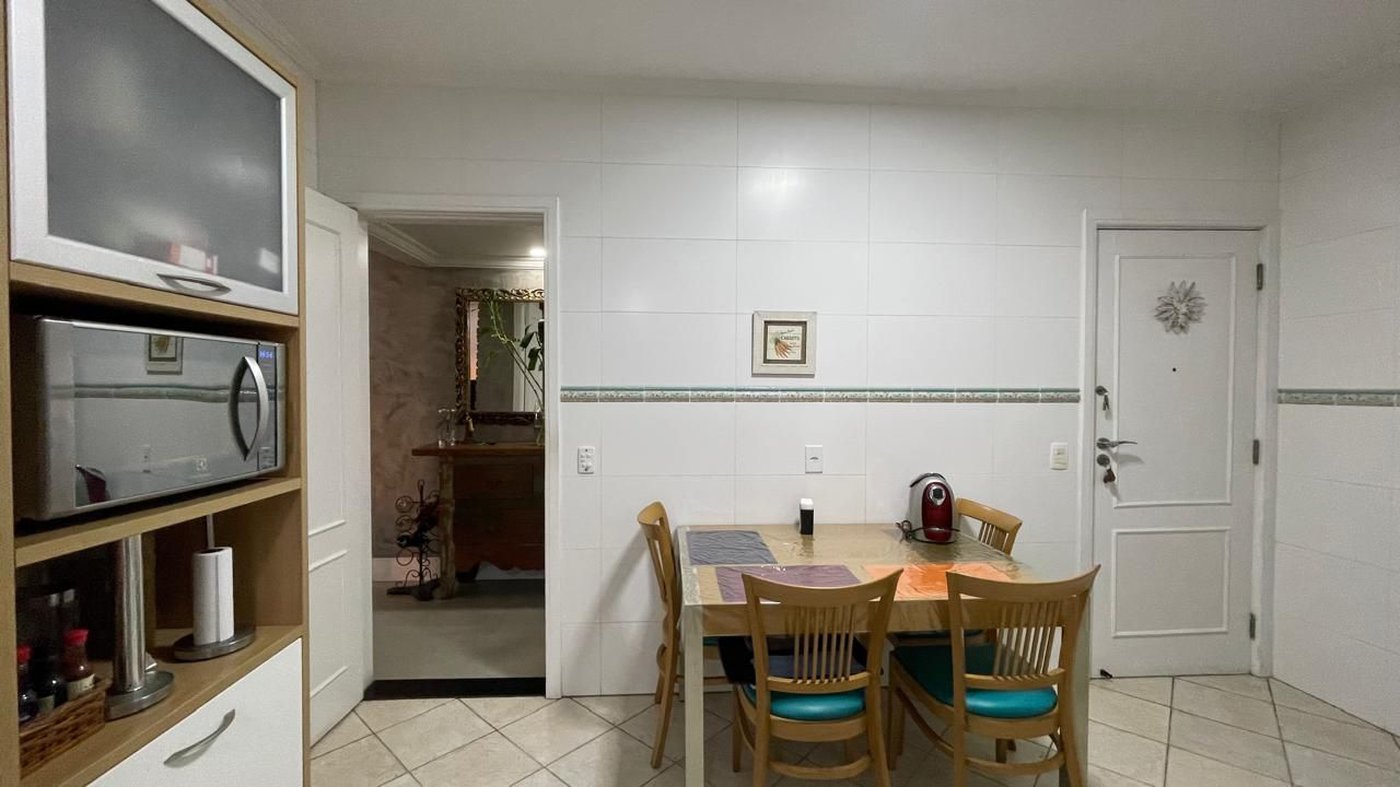 Apartamento com 3 dormitórios frente a praia à venda, 161 m² por R$ 2.200.000 - Gonzaga - Santos/SP