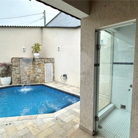 Casa à venda com 4 quartos, sendo 3 suítes, em Vila Galvão, Guarulhos, SP