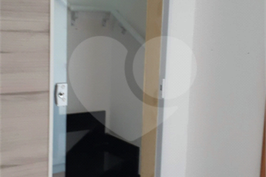 Casa à venda ou para alugar com 3 quartos, sendo 2 suítes,  no condomínio Residencial Erika, São Paulo - SP