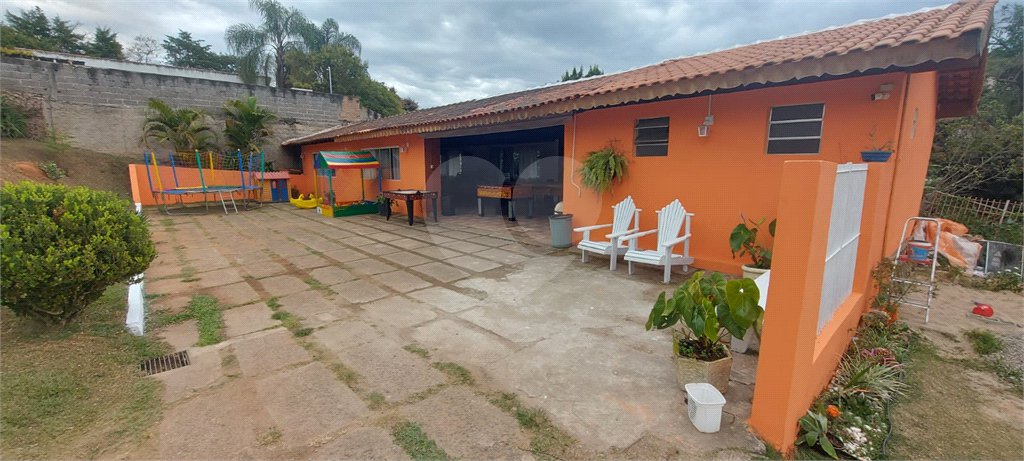 Chácara para alugar com 5 quartos, sendo 3 suítes, em Jardim Estância Brasil, Atibaia, SP