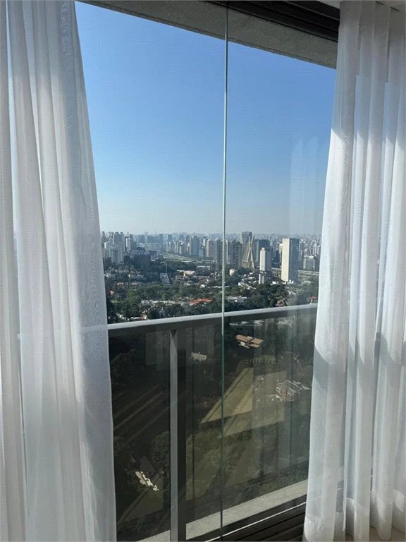 Apartamento à venda com 2 suítes em Jardim Morumbi, São Paulo, SP