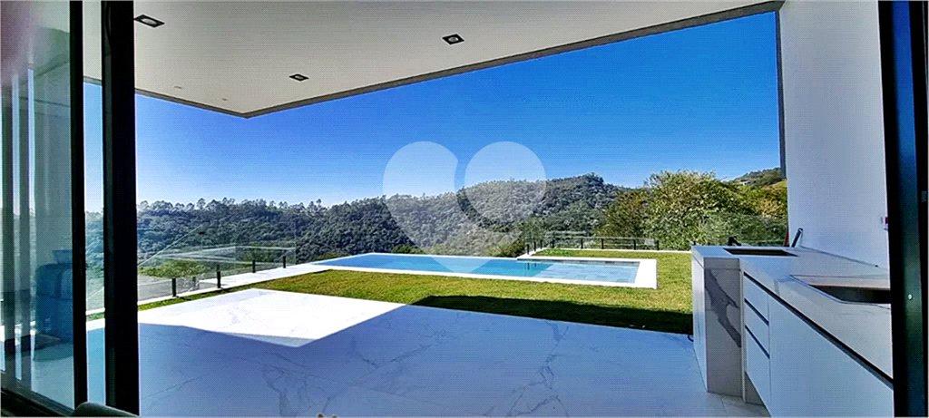 Casa à venda com 4 suítes no condomínio Genesis II, Santana de Parnaíba - SP