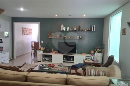 Sobrado à venda com 3 suítes em Vila Pompéia, São Paulo, SP