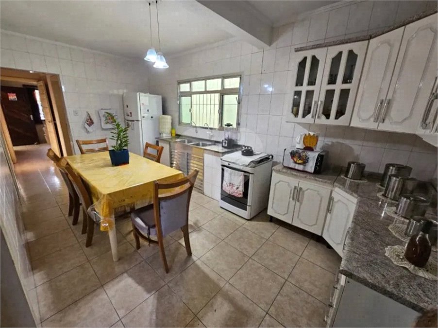 Casa Térrea à venda com 3 quartos no Centro, Poá, SP