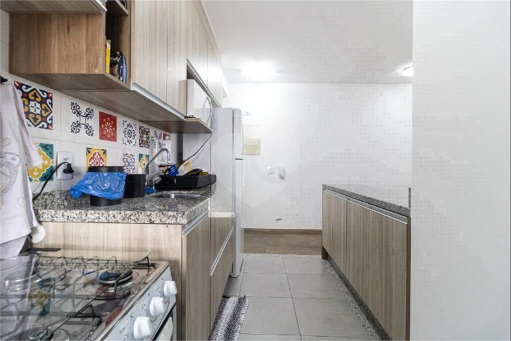 Apartamento de 02 dormitórios sendo 1 suíte