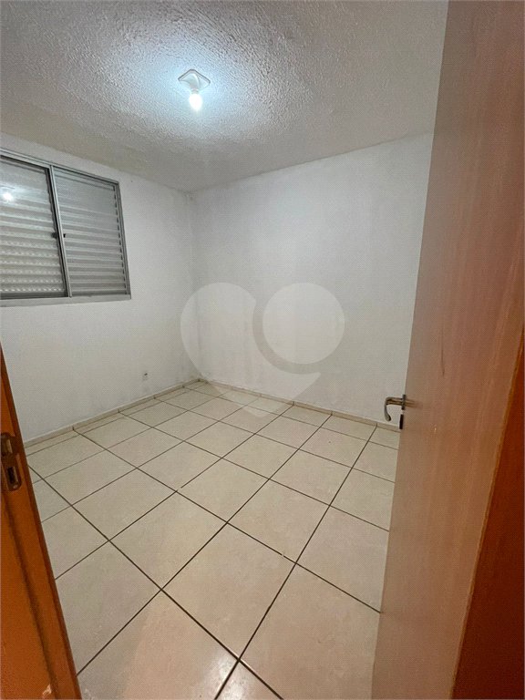Apartamento no Condomínio Mont Everest .