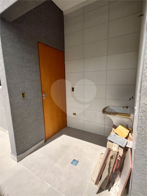 Casa térrea em Atibaia com 3 suítes, sala 2 ambientes, 2 vagas garagem, excelente localização, pronta para morar