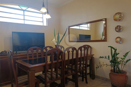 Linda casa em ótima localização!!