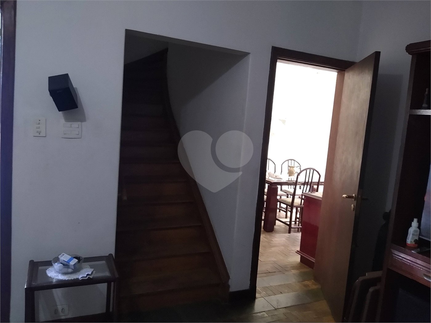 Sobrado à venda com 4 quartos, sendo 3 suítes,  em Vila Monumento, São Paulo, SP