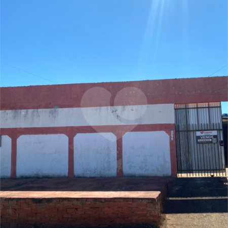 Casa à venda com 2 quartos em Jardim Vitoria, Ponta Porã, MS