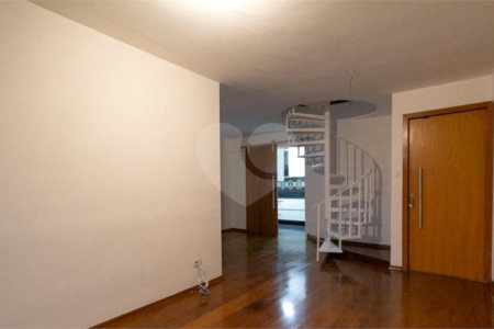 Cobertura à venda com 4 quartos, sendo 1 suíte, em Jardim Londrina, São Paulo, SP