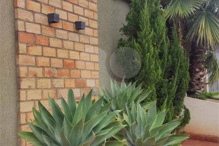 Casa à venda com 4 quartos, sendo 1 suíte,  em Bosque de Ponta Porã, Ponta Porã, MS