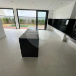 Casa à venda com 4 quartos, sendo 2 suítes, no condomínio Swiss Park, São Bernardo do Campo - SP