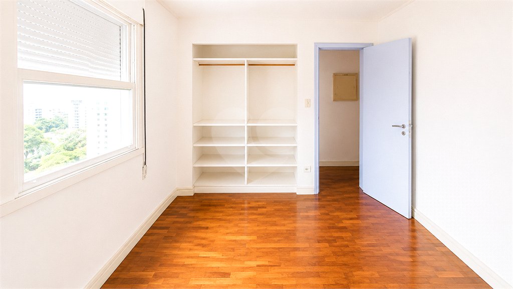 Apartamento à venda com 4 quartos, sendo 1 suíte, em Alto da Boa Vista, São Paulo, SP